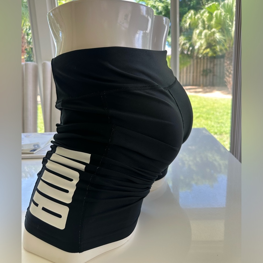 Ladies compression shorts.. can be unisex